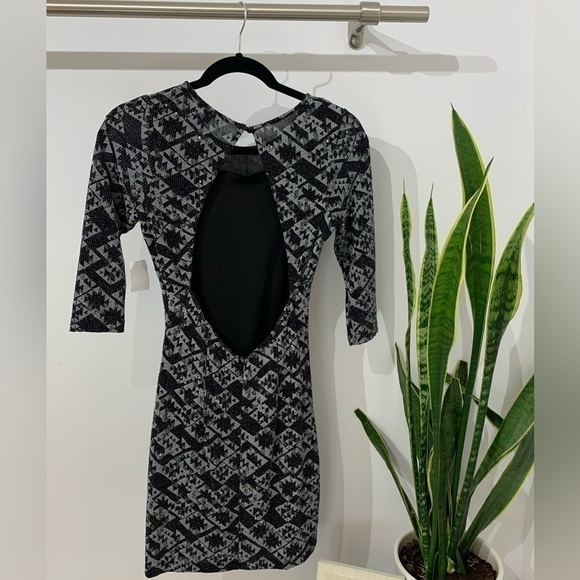 CHARLOTTE METALLIC DRESS RUSSE BODYCON SIZE MEDIUM - Picture 4 of 4